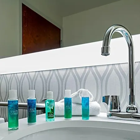 Hotel Express Brooklyn By Ihg 3*