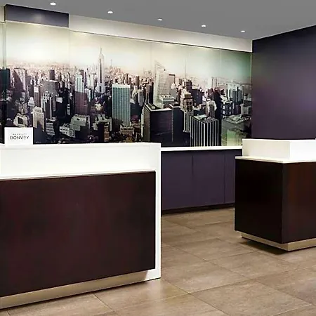 Courtyard Manhattan/times Square 3*