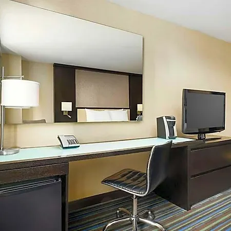 Hotel Courtyard Manhattan/times Square 3*