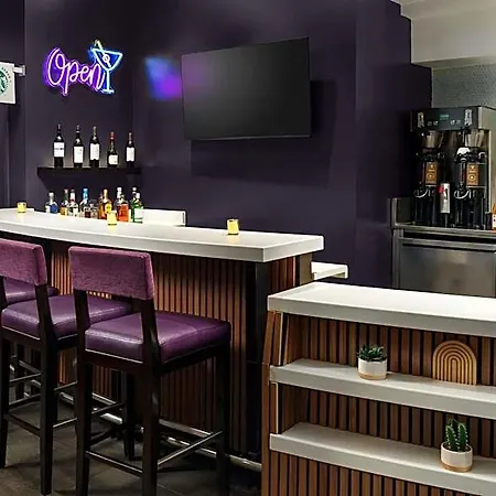 Courtyard Manhattan/times Square Hotel 3*