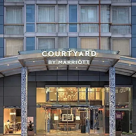 Courtyard By Marriott Manhattan / Soho Hotel