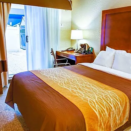 Ramada By Wyndham Times Square West 3*