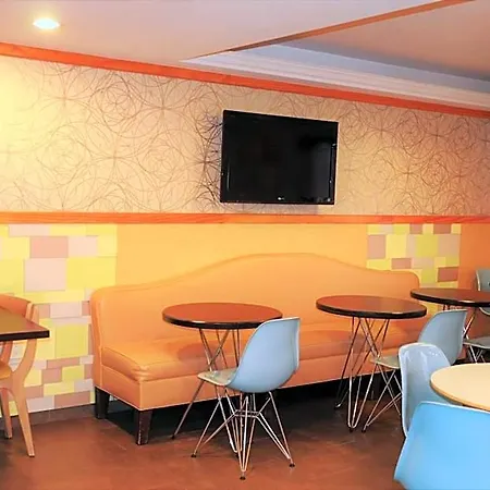 Ramada By Wyndham Staten Island Hotel