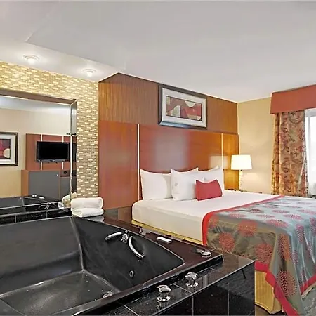 Hotel Ramada By Wyndham Staten Island New York