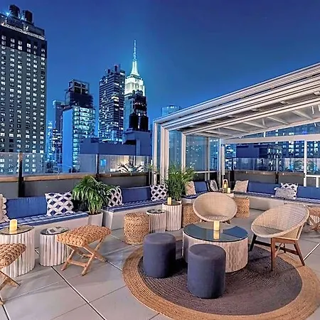 Hilton Fashion District Hotel 4*