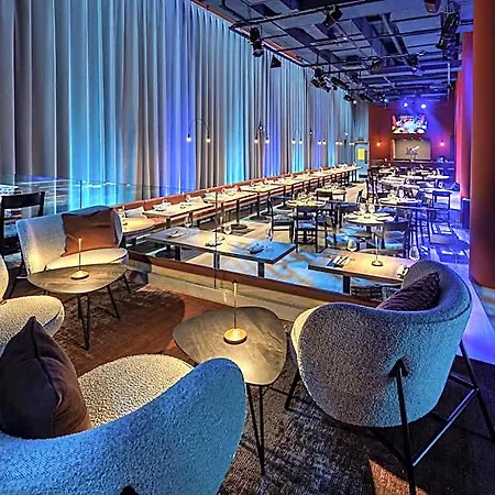 Hilton Fashion District Hotel 4*