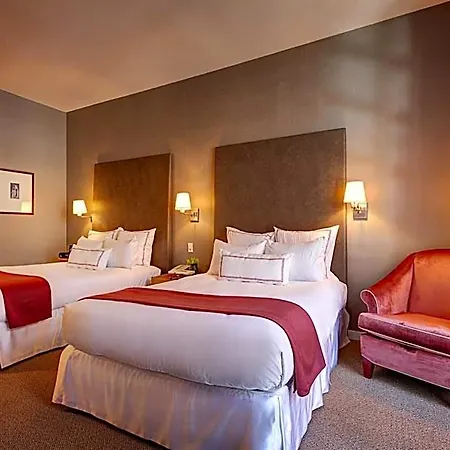 Hotel Giraffe By Library Collection 4*