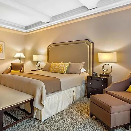 Omni Berkshire Place Hotel 4*