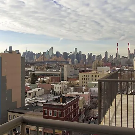Vetiver / Manhattan Skyline Hotel