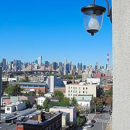 Hotel Vetiver / Manhattan Skyline
