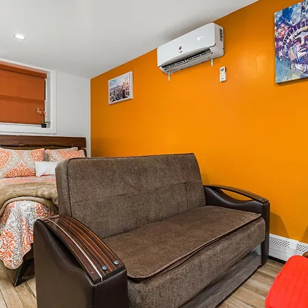 Elegant 2 Bedroom W Modern Amenities New York