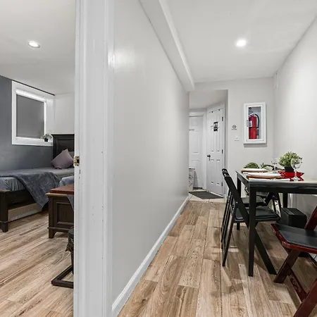 Elegant 2 Bedroom W Modern Amenities * New York