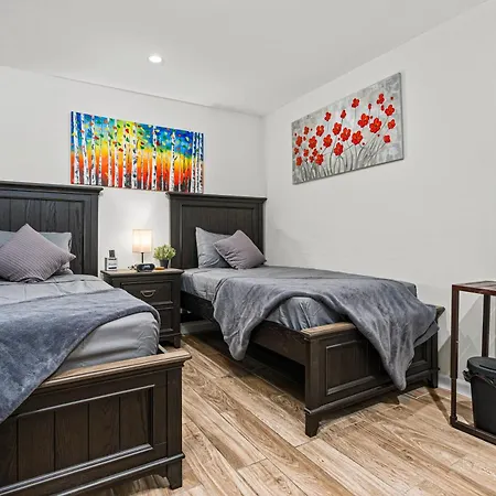 Elegant 2 Bedroom W Modern Amenities Apartment *