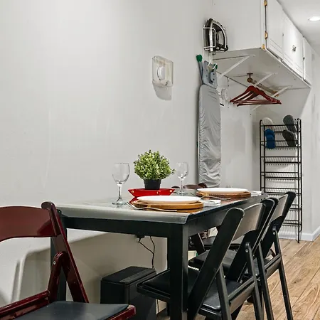 Apartment Elegant 2 Bedroom W Modern Amenities New York