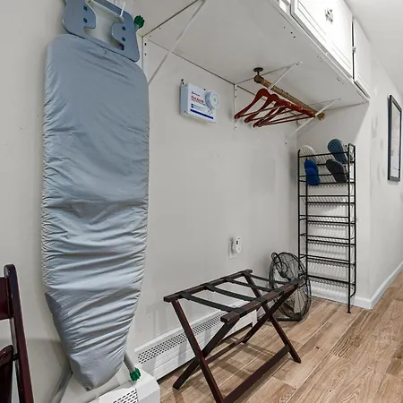 Elegant 2 Bedroom W Modern Amenities * New York
