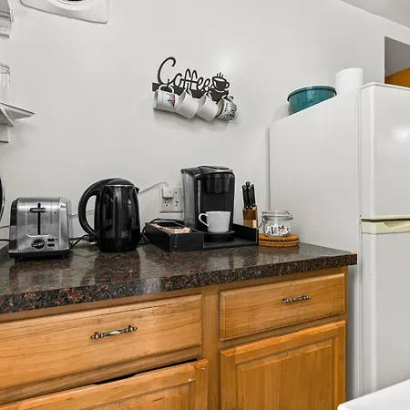 Apartment Elegant 2 Bedroom W Modern Amenities *