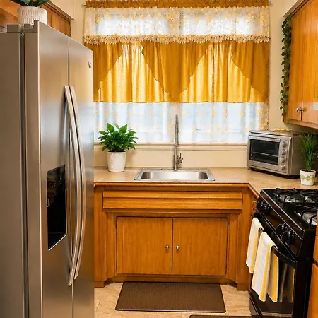Spacious Comfy In Cozy Classy Duplex Guest house 2*