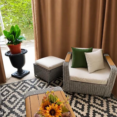 Spacious Comfy In Cozy Classy Duplex Guest house 2*