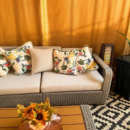 Guest house Spacious Comfy In Cozy Classy Duplex 2*