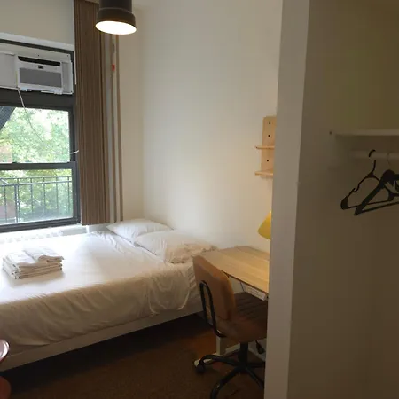 Lamartine Chelsea Hostel