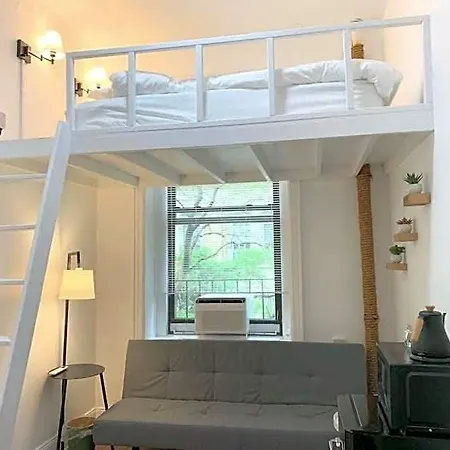 Private With Shared Bath On Union Square 11 Inn *