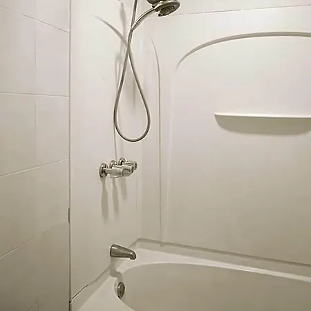 Private With Shared Bath On Union Square 11 Inn