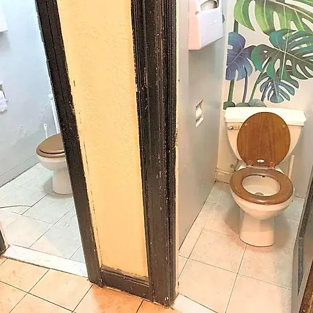 Private With Shared Bath On Union Square 11 *