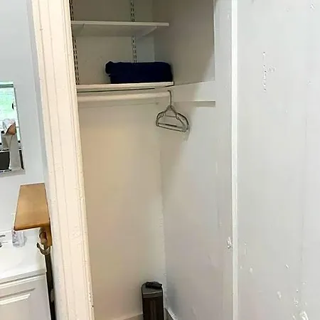 Private With Shared Bath On Union Square 11 Inn
