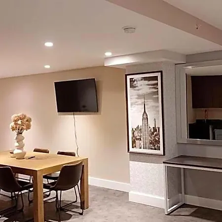 Rose Hotel 2*