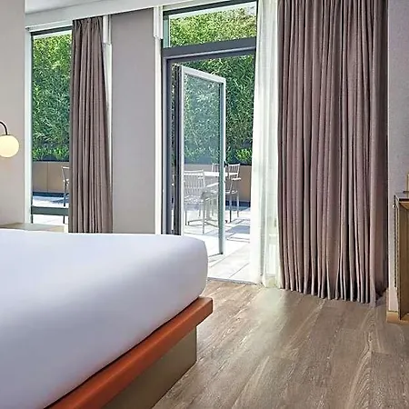 The George Manhattan, Tapestry Collection By Hilton