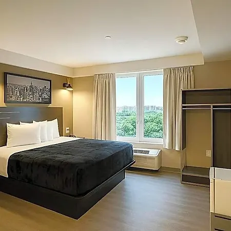 Hotel Liv Bronx Grand Opening 4*