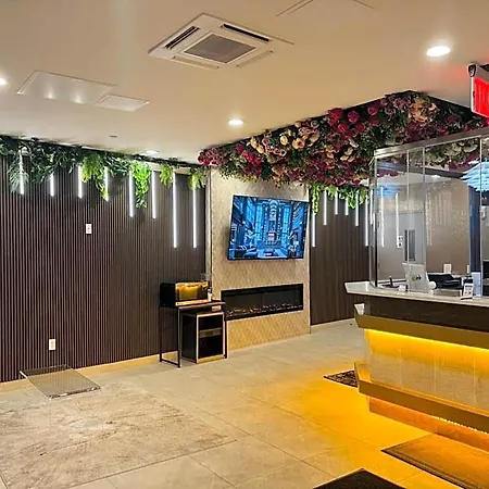 Hotel Liv Bronx Grand Opening 4*