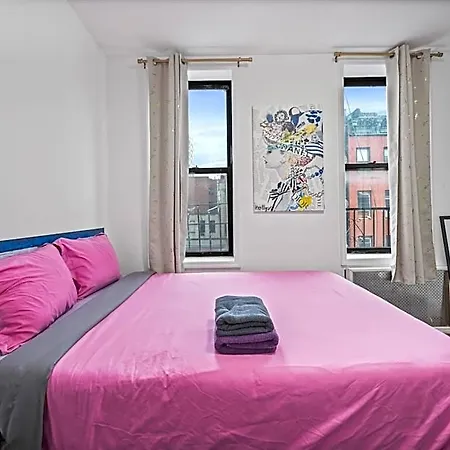 Pinky Pinky 2 Bedroom Hotel