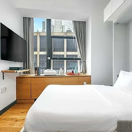 Placemakr Street Aparthotel 4*