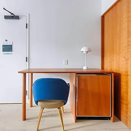 Placemakr Street Aparthotel 4*