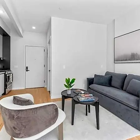 Luxe W Juliet Balcony In Upper East * New York