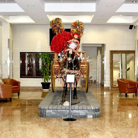 Marco Laguardia & Hotel 3*