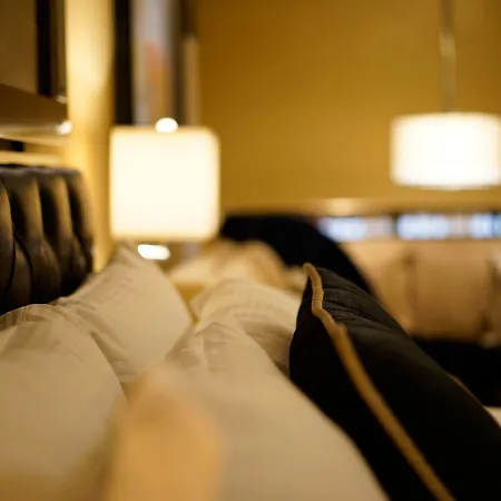 The Algonquin Times Square, Autograph Collection 4*