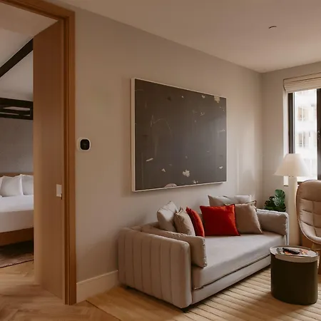 Aura Times Square Hotel