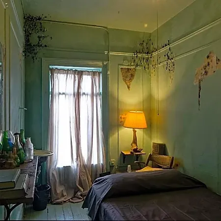 Hotel Carlton Arms