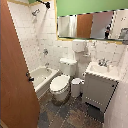 East Harlem Hostel New York