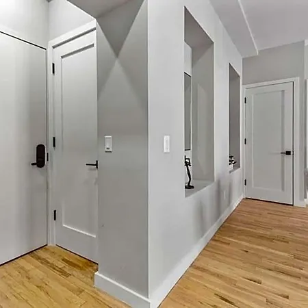 Notch 2br 2ba Minutes To Park Hotel New York