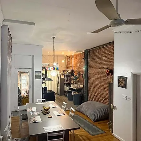 Guest house Macaw New York