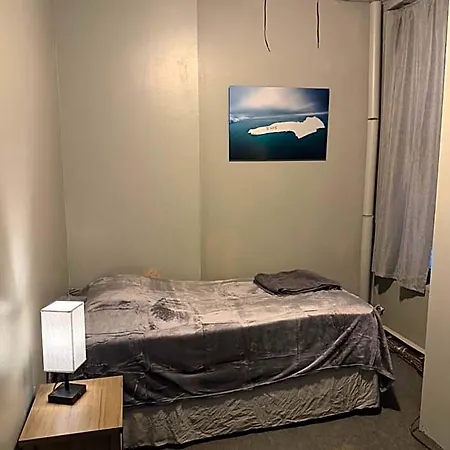 Macaw Guest house New York