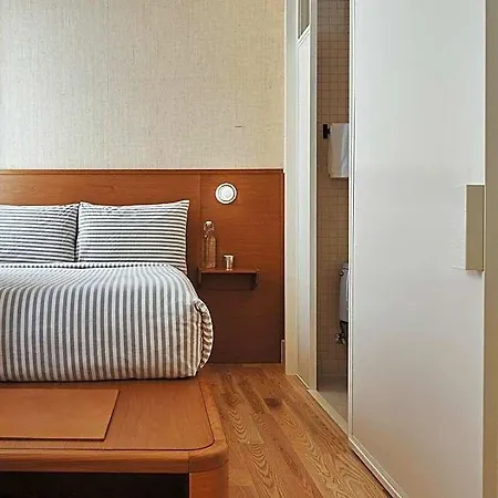 Hotel Untitled At 3 Freeman Alley 4*