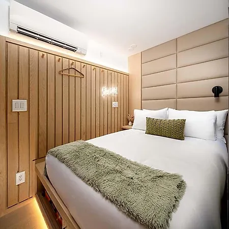 Little Charlie Hotel