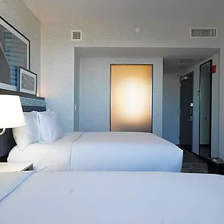 Hotel Doubletree By Hilton Long Island City, Ny 3*