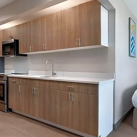 Express & Bronx - Barnabas Area By Ihg 2*