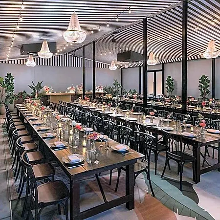 Moxy Brooklyn Williamsburg Hotel