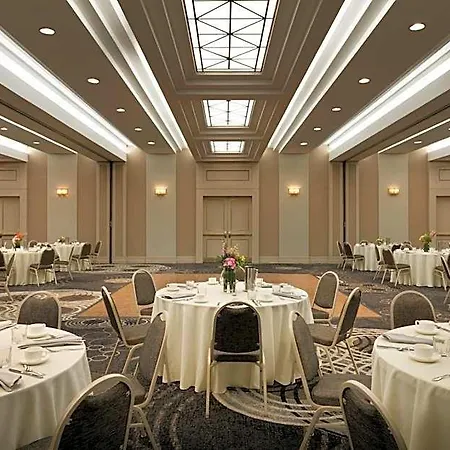 Doubletree By Hilton New York-laguardia Hotel 3*